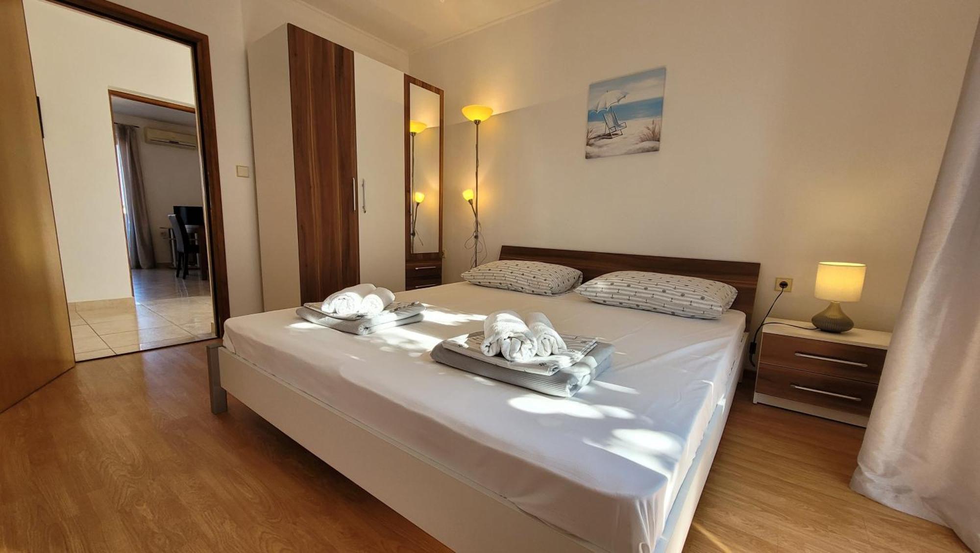 Apartments Adriana Омишаль Экстерьер фото